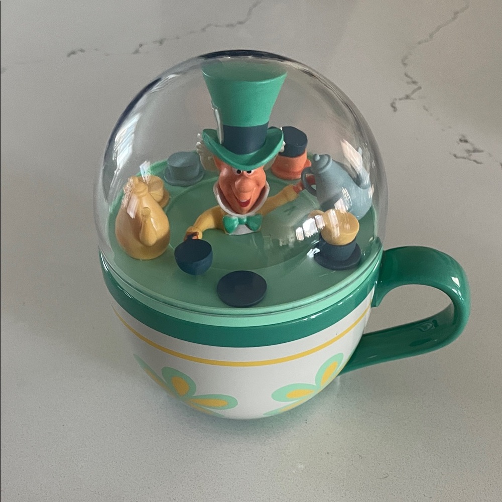 DISNEY Alice in wonderland mug